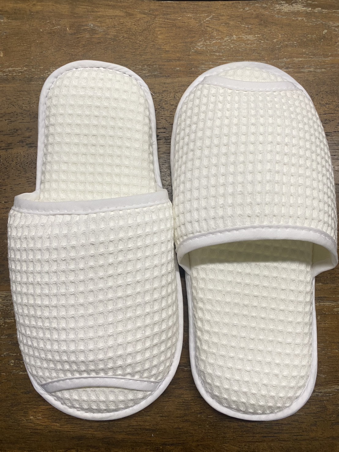 รองเท้าสลิปเปอร์หัวเปิดกับหัวปิด: เทียบรูปทรงก่อนเลือก — King Slipper
